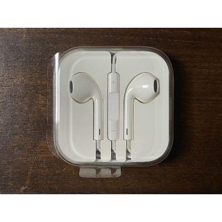 アップル(Apple)の新品未開封　iPhone　純正イヤホン(ヘッドフォン/イヤフォン)