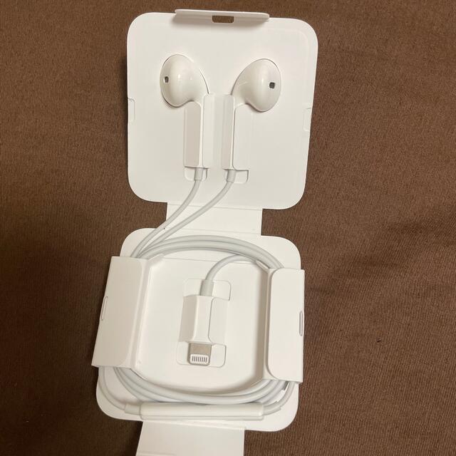 Apple(アップル)の【純正】EarPods with Lightning Connector スマホ/家電/カメラのオーディオ機器(ヘッドフォン/イヤフォン)の商品写真