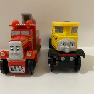 ブリオ(BRIO)の木製トーマス フリンどイザベラ(キャラクターグッズ)