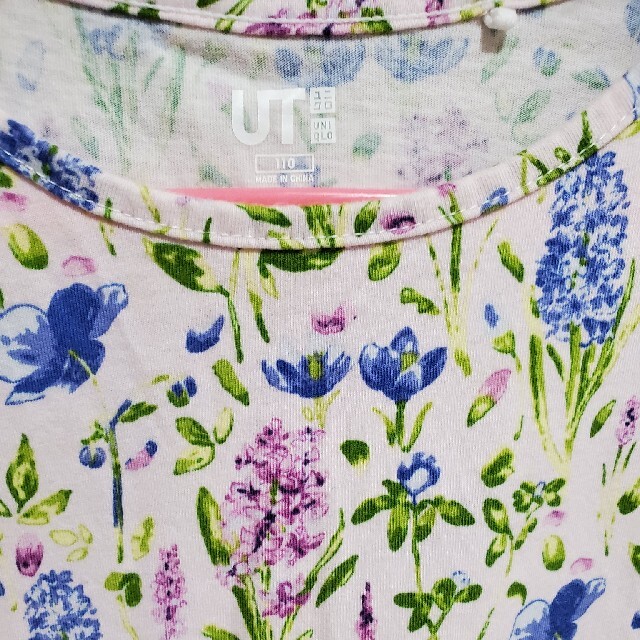 UNIQLO(ユニクロ)のユニクロ　花柄ワンピース　サイズ110 キッズ/ベビー/マタニティのキッズ服女の子用(90cm~)(ワンピース)の商品写真