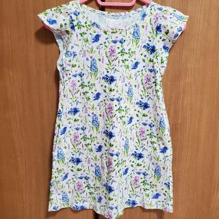 ユニクロ(UNIQLO)のユニクロ　花柄ワンピース　サイズ110(ワンピース)