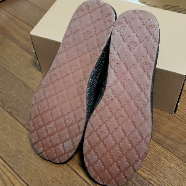 UGG(アグ)の新品　UGG　スリッポン　サンダル　モカシン　アグ レディースの靴/シューズ(スリッポン/モカシン)の商品写真