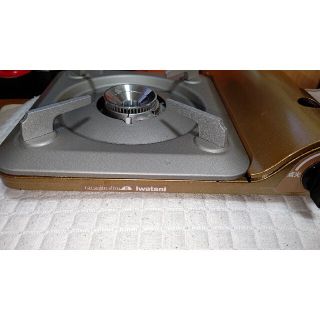 イワタニ(Iwatani)の【kunichan様専用】イワタニ　iwatani　カセットコンロ　箱付き(調理器具)