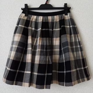 バーバリー(BURBERRY)の☆BURBERRY　バーバリー　スカート　フレア　チェック　美品　Mサイズ(ひざ丈スカート)