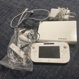 ウィーユー(Wii U)のwii u 8GB(家庭用ゲーム機本体)