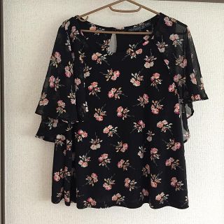 トップショップ(TOPSHOP)の【新品】TOP SHOP □ 花柄フレアtops(Tシャツ(半袖/袖なし))