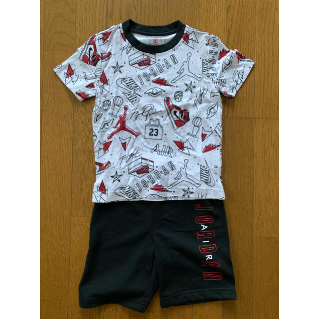 NIKE(ナイキ)の【新品未使用】 Nike Jordan ジョーダン セットアップ 4〜5歳用  キッズ/ベビー/マタニティのキッズ服男の子用(90cm~)(その他)の商品写真