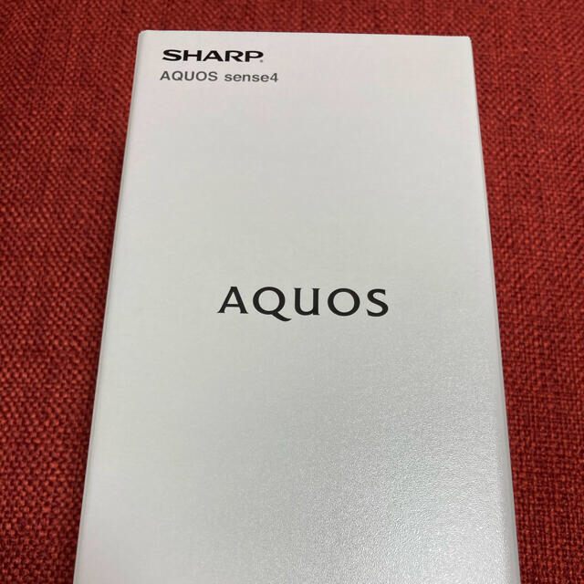 SHARP(シャープ)の【新品未開封】SHARP AQUOS sense4 シルバー SH-M15 スマホ/家電/カメラのスマートフォン/携帯電話(スマートフォン本体)の商品写真