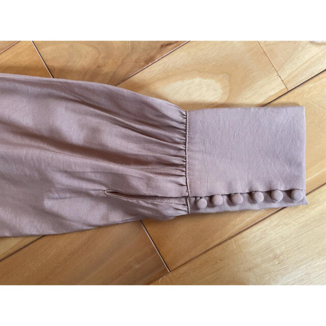 SeaRoomlynn(シールームリン)のsearoomlynn 2way scarf ブラウス　ベージュ レディースのトップス(シャツ/ブラウス(長袖/七分))の商品写真