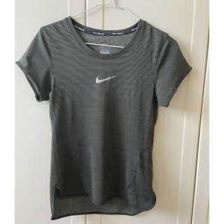 ナイキ(NIKE)のNIKE ドライフィットＴシャツ　半袖　Sサイズ(ウェア)