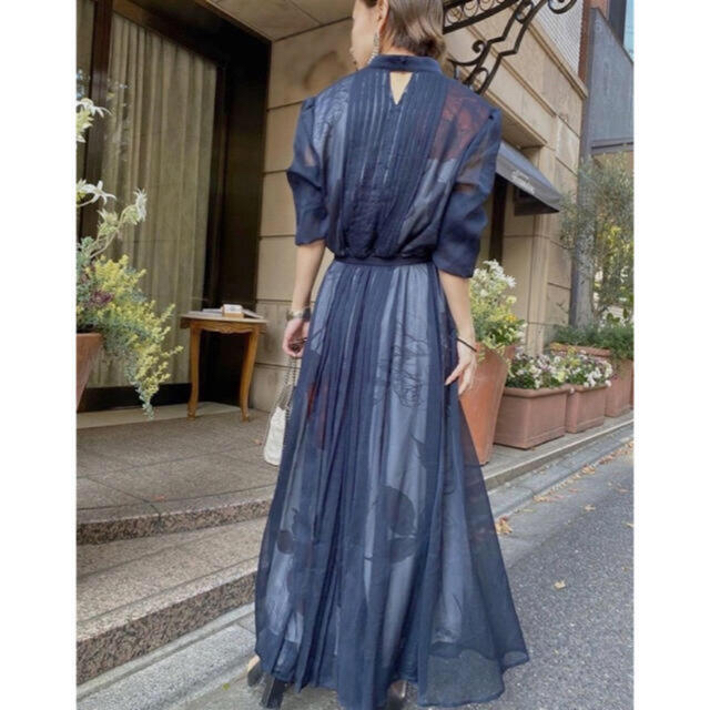 Ameri VINTAGE(アメリヴィンテージ)の AMERI VINTAGE ELLA VEIL DRESS レディースのワンピース(ロングワンピース/マキシワンピース)の商品写真