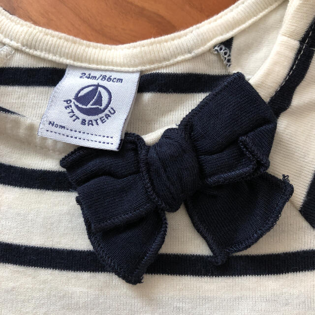 PETIT BATEAU(プチバトー)のプチバトー　マリニエール　リボン付き　半袖プルオーバー　24m 86cm キッズ/ベビー/マタニティのキッズ服女の子用(90cm~)(Tシャツ/カットソー)の商品写真