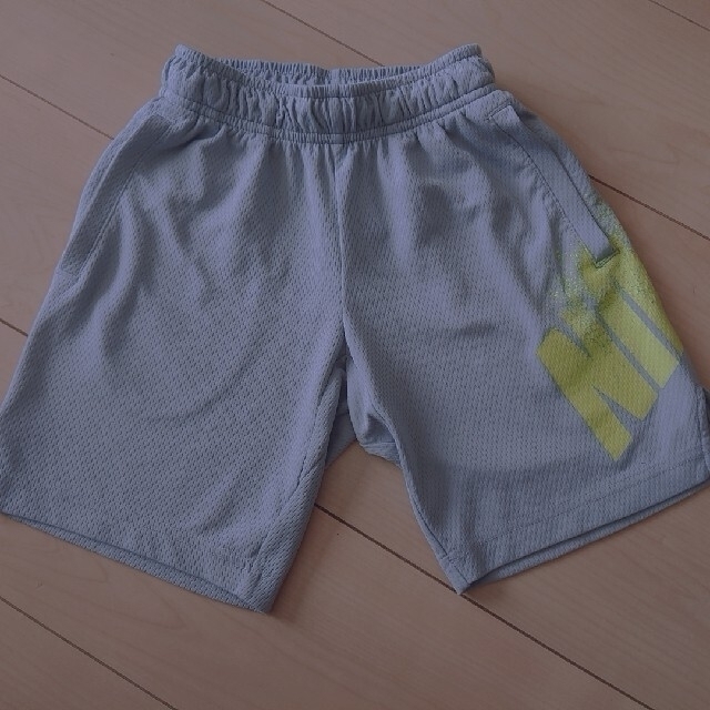 NIKE(ナイキ)のNIKE ズボン ジュニアXS キッズ/ベビー/マタニティのキッズ服男の子用(90cm~)(パンツ/スパッツ)の商品写真