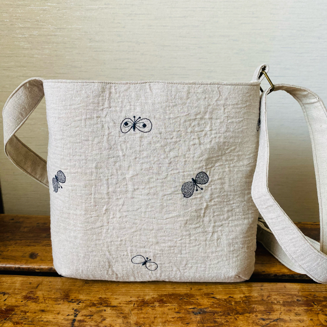 mina perhonen(ミナペルホネン)のミナペルホネンハンドメイドショルダーバッグ レディースのバッグ(ショルダーバッグ)の商品写真