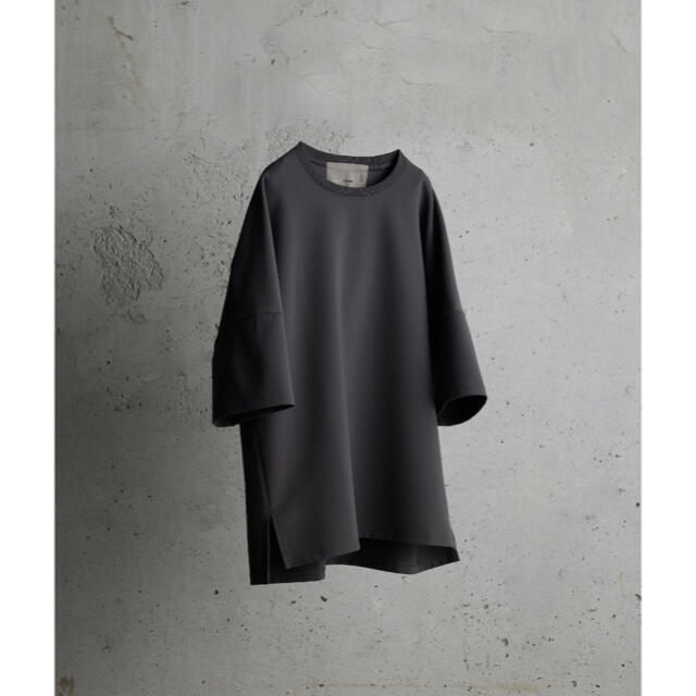 ATTACHMENT × WYM IRREGULAR SLEEVE RELAXT