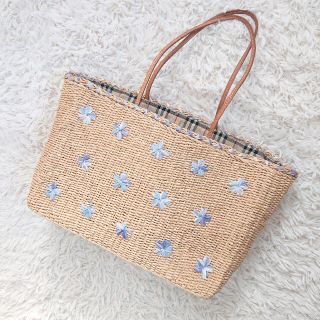 バーバリーブルーレーベル(BURBERRY BLUE LABEL)のバーバリーブルーレーベル かごバッグ お花モチーフ(かごバッグ/ストローバッグ)