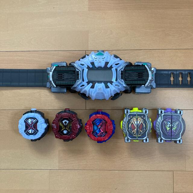 BANDAI(バンダイ)の仮面ライダージオウ　変身ベルト　DXジクウドライバー　ライドウォッチ セット エンタメ/ホビーのフィギュア(特撮)の商品写真