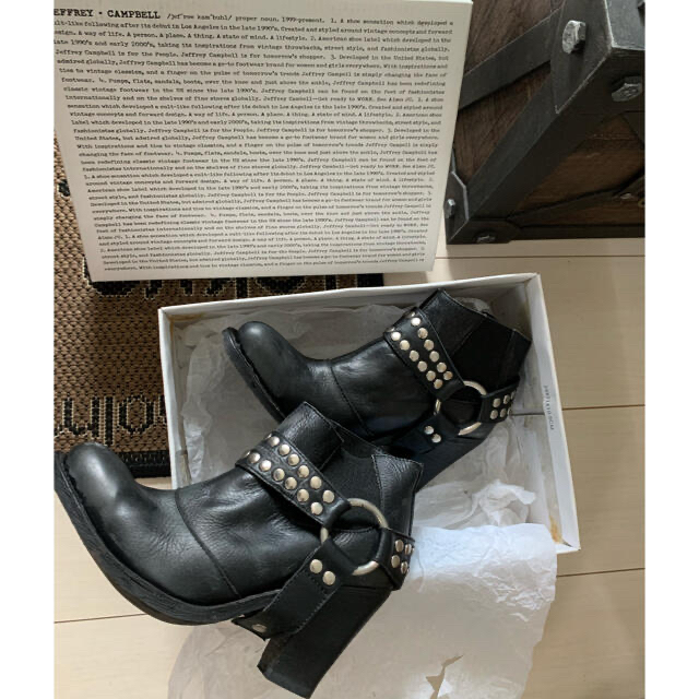 JEFFREY CAMPBELL(ジェフリーキャンベル)のジェフリーキャンベル⭐︎レザーショートブーツ レディースの靴/シューズ(ブーツ)の商品写真