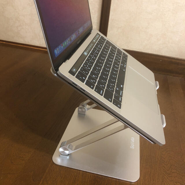 Apple(アップル)のmacbook pro 2019 13インチ　おまけ2点 スマホ/家電/カメラのPC/タブレット(ノートPC)の商品写真