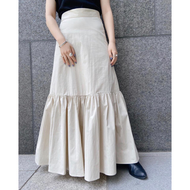 VOLUME TIERED MAXI SKIRT レディースのスカート(ロングスカート)の商品写真