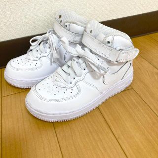 ナイキ(NIKE)のキッズ　エアフォースワン　ミドルカット(スニーカー)