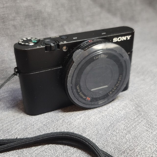 値下げ【中古】SONY RX100 (DSC-RX100） スマホ/家電/カメラのカメラ(コンパクトデジタルカメラ)の商品写真