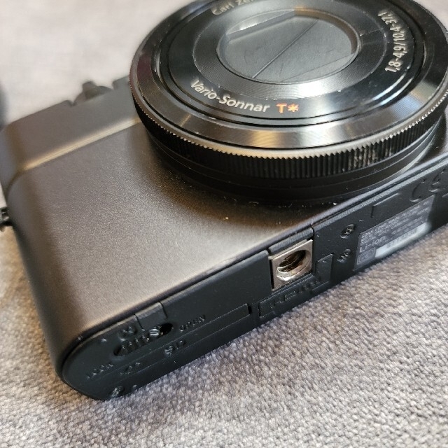 値下げ【中古】SONY RX100 (DSC-RX100） スマホ/家電/カメラのカメラ(コンパクトデジタルカメラ)の商品写真