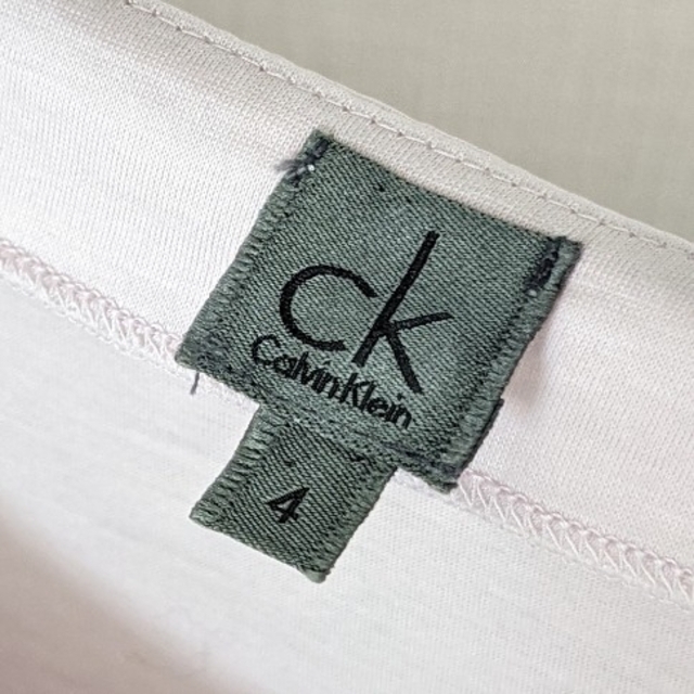 Calvin Klein(カルバンクライン)の【優秀★デザイン】ピンク✦✧中古✧✦ レディースのトップス(カットソー(半袖/袖なし))の商品写真