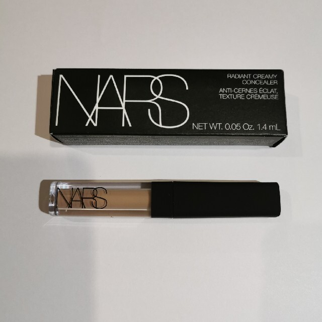 NARS(ナーズ)の新品未使用　【NARS】ナーズ コンシーラー　サンプルサイズ ポーチセット コスメ/美容のベースメイク/化粧品(コンシーラー)の商品写真