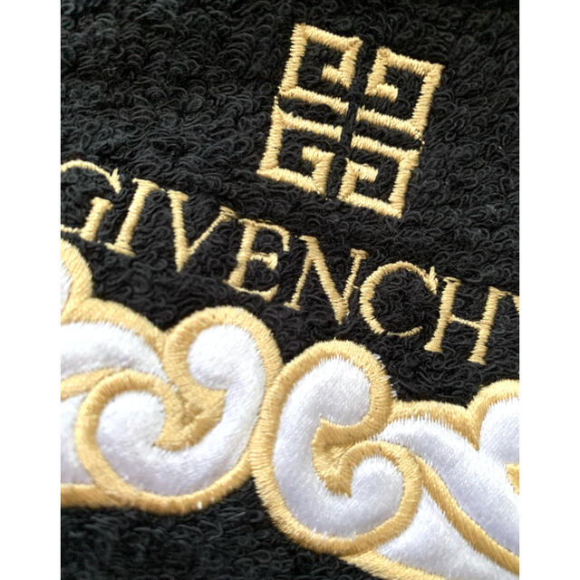 GIVENCHY(ジバンシィ)のジバンシー  ★  ハンドタオル レディースのファッション小物(ハンカチ)の商品写真