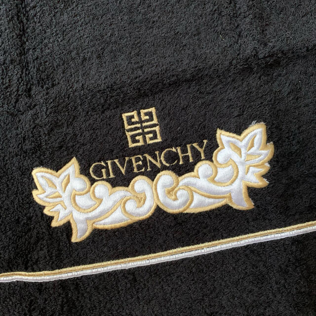 GIVENCHY(ジバンシィ)のジバンシー  ★  ハンドタオル レディースのファッション小物(ハンカチ)の商品写真