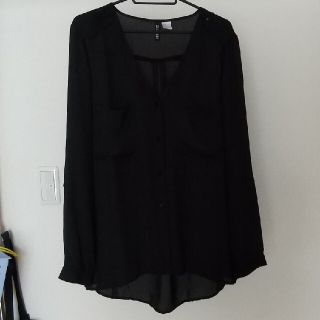 エイチアンドエム(H&M)のH&M 黒 ブラウス 未使用【専用ページ】(シャツ/ブラウス(長袖/七分))