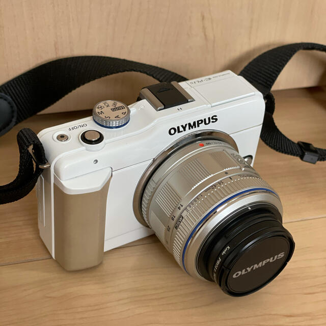 OLYMPUS(オリンパス)のOLYMPUS PEN Lite E-PL1s ホワイト スマホ/家電/カメラのカメラ(ミラーレス一眼)の商品写真