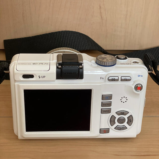 OLYMPUS(オリンパス)のOLYMPUS PEN Lite E-PL1s ホワイト スマホ/家電/カメラのカメラ(ミラーレス一眼)の商品写真