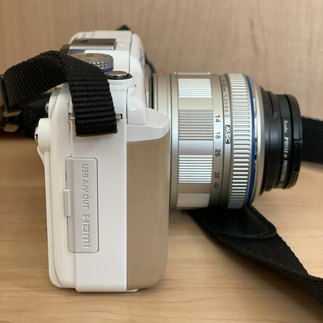 OLYMPUS(オリンパス)のOLYMPUS PEN Lite E-PL1s ホワイト スマホ/家電/カメラのカメラ(ミラーレス一眼)の商品写真