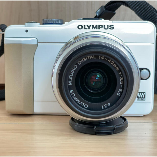 OLYMPUS(オリンパス)のOLYMPUS PEN Lite E-PL1s ホワイト スマホ/家電/カメラのカメラ(ミラーレス一眼)の商品写真