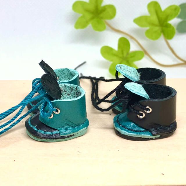 革細工　ミニチュア丸ブーツ　一足　miniature  boots. ハンドメイドのおもちゃ(ミニチュア)の商品写真