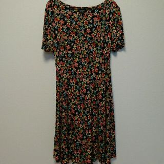 トップショップ(TOPSHOP)の【TOPSHOP】花柄ストレッチワンピース(ひざ丈ワンピース)