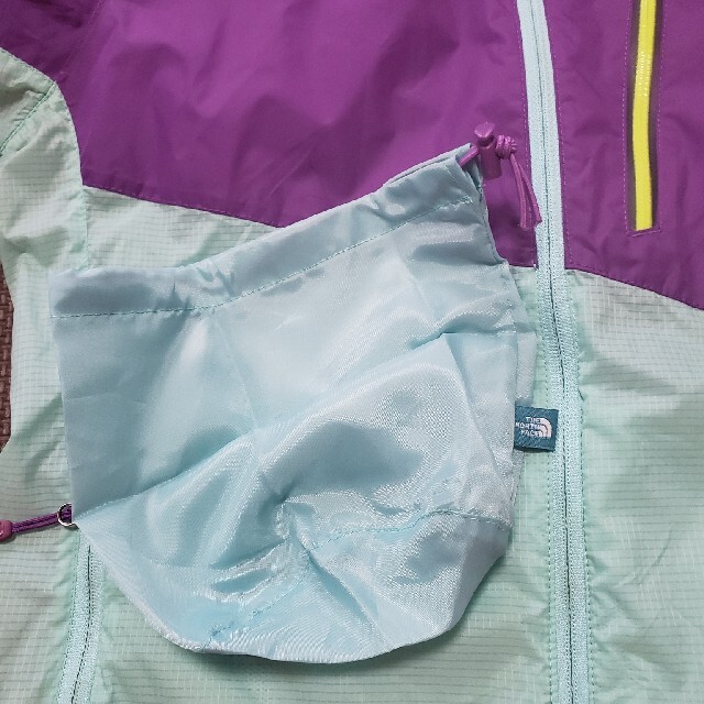 THE NORTH FACE(ザノースフェイス)のウインドブレーカー　レディース レディースのジャケット/アウター(ナイロンジャケット)の商品写真