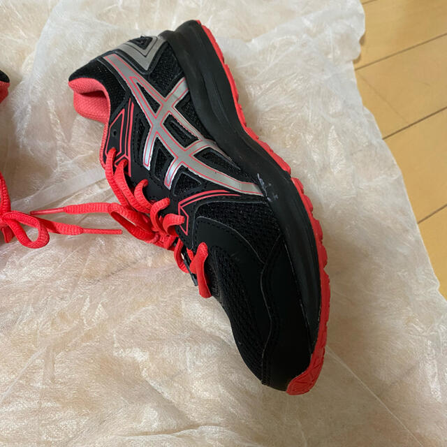 asics(アシックス)のasicsスニーカー　black pink  レディースの靴/シューズ(スニーカー)の商品写真