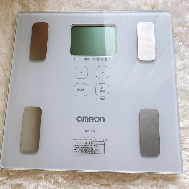 OMRON(オムロン)のオムロン HBF-214 体重計 スマホ/家電/カメラの美容/健康(体重計/体脂肪計)の商品写真