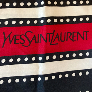 サンローラン(Saint Laurent)のイヴサンローラン100 %  シルクスカーフ(バンダナ/スカーフ)