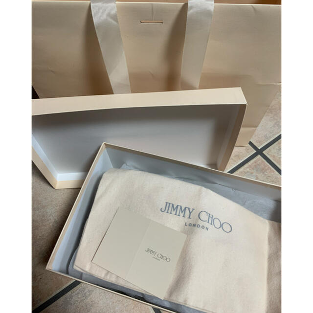JIMMY CHOO(ジミーチュウ)のJIMMY CHOOジミーチュウヒール エナメルパンプス 黒 レディースの靴/シューズ(ハイヒール/パンプス)の商品写真