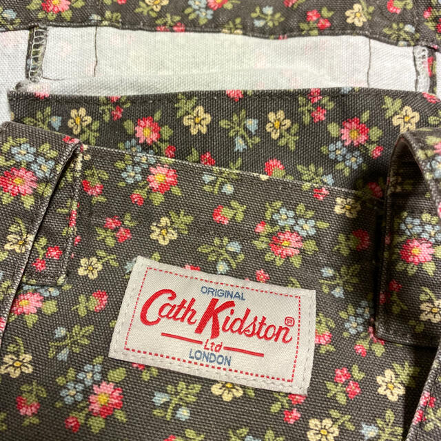 Cath Kidston(キャスキッドソン)のキャスキッドソン　A4 バッグ　小花柄 レディースのバッグ(トートバッグ)の商品写真