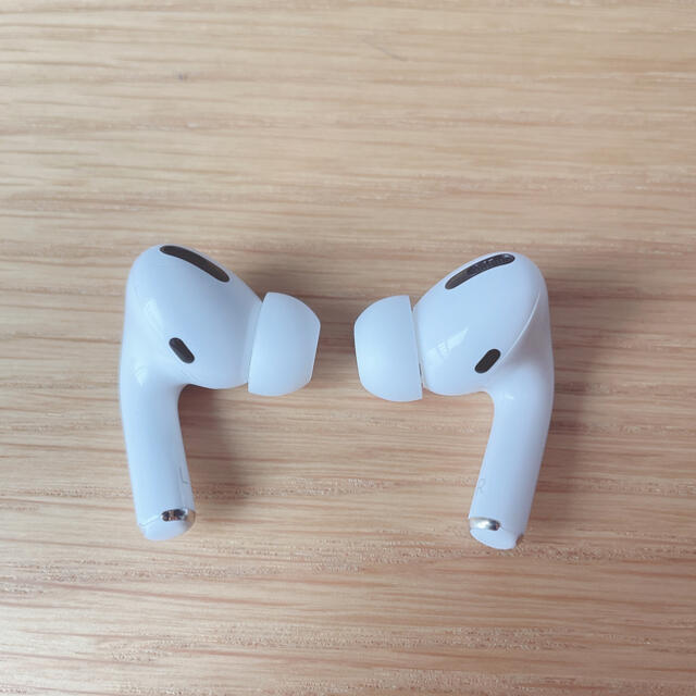 AirPods Pro 正規商品　箱付属　 スマホ/家電/カメラのオーディオ機器(ヘッドフォン/イヤフォン)の商品写真