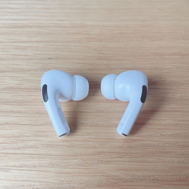 AirPods Pro 正規商品　箱付属　 スマホ/家電/カメラのオーディオ機器(ヘッドフォン/イヤフォン)の商品写真