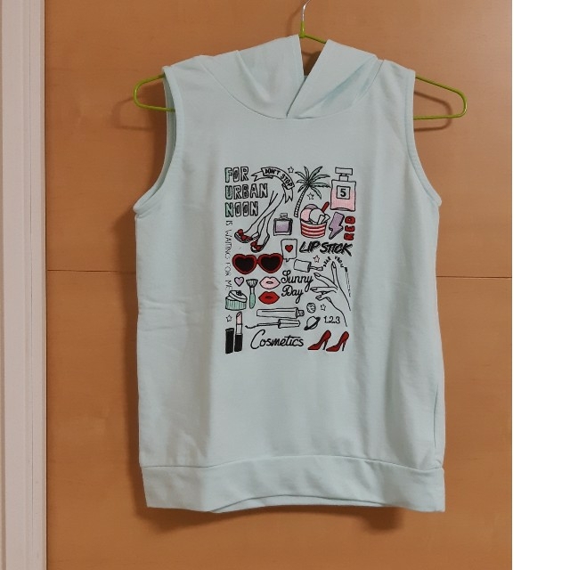lovetoxic(ラブトキシック)のラブトキ　ノースリーブパーカーTシャツ キッズ/ベビー/マタニティのキッズ服女の子用(90cm~)(Tシャツ/カットソー)の商品写真