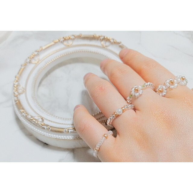 New＼マーガレットリング／韓国風 ビーズリング 指輪 4点セット ハンドメイドのアクセサリー(リング)の商品写真