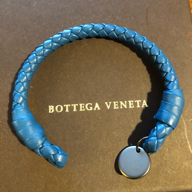 Bottega Veneta(ボッテガヴェネタ)のBOTTEGA VENETA バングル　ブレスレット　レザーイントレチャート メンズのアクセサリー(ブレスレット)の商品写真