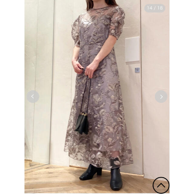 SNIDEL(スナイデル)のエンブロイダリーパフスリーブワンピ  レディースのフォーマル/ドレス(ロングドレス)の商品写真